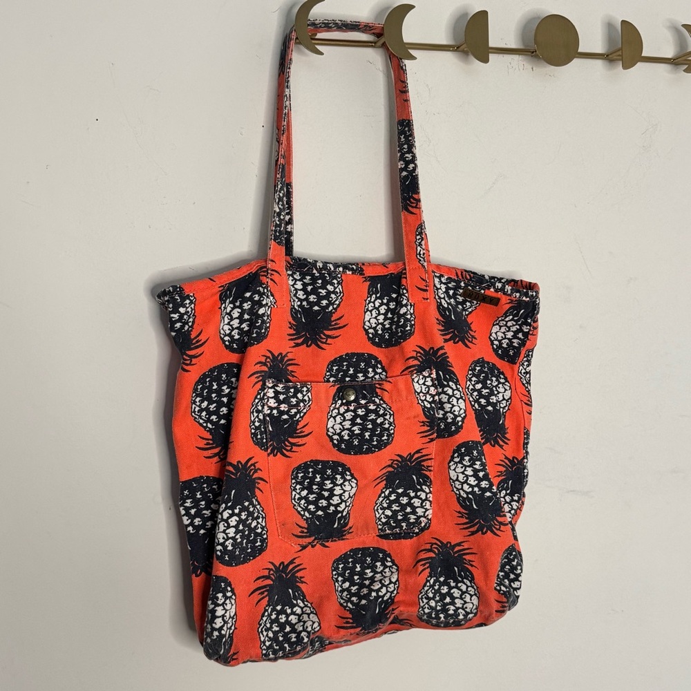 Roxy Orange and Black Graphic Pineapple Tote